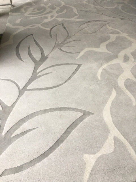 AREA RUG CUSTOM  SOFT GREY AND WHITE