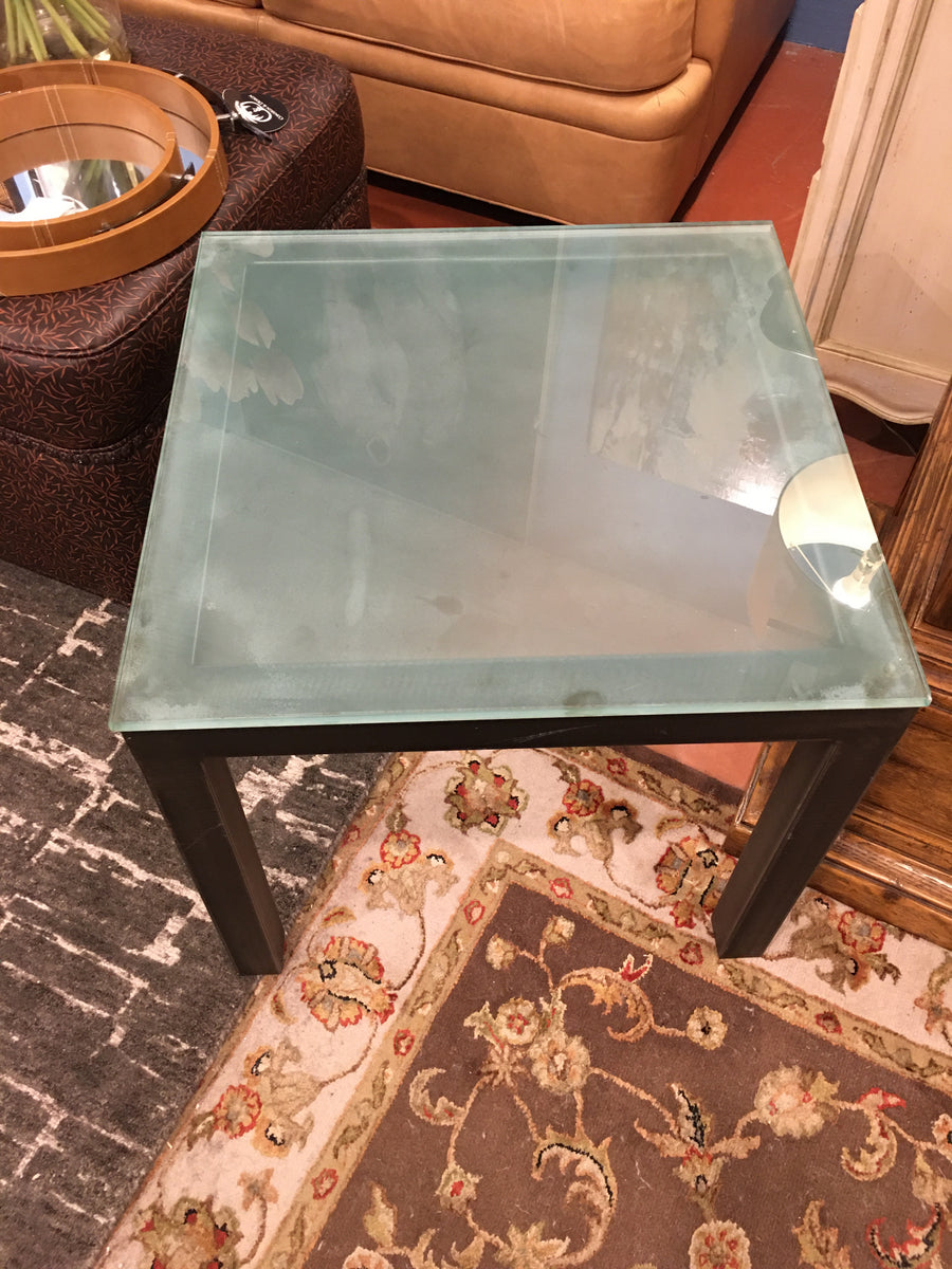 END TABLE METAL BASE/GLASS TOP